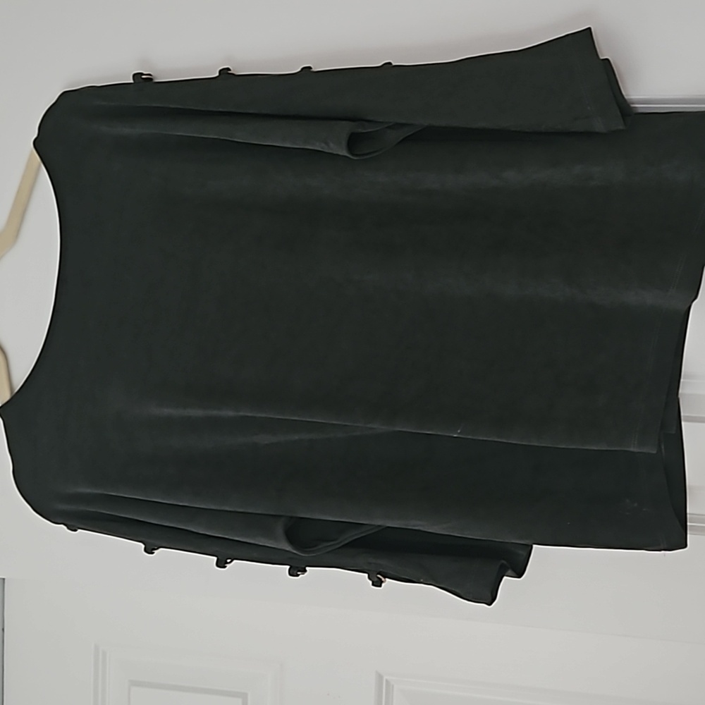 Chico's Olive green jersey knit top w/ 'open arm' design. 16w - Chico's 3. EUC. - Picture 3 of 11